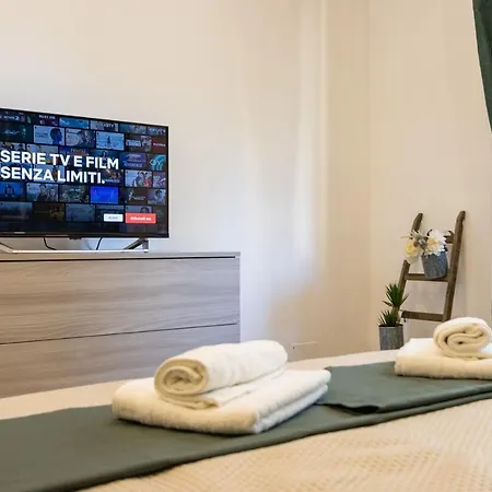 Apartmán Pearl ✰✰✰✰✰ A 100 Metri Dal Arona